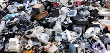 NOVIČKE IZ KONTAKTNE TOČKE: EU predlaga novo zakonodajo za reciklirano plastiko za stik z živili